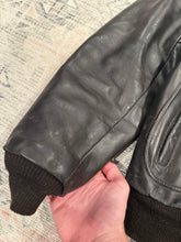 Load image into Gallery viewer, True Vintage 70s Genuine Leather Sherpa Lined Leather Jacket (40 M)