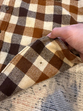 Load image into Gallery viewer, Vintage Woolrich Brown Flannel Shirt (L)
