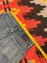Load image into Gallery viewer, Vintage Wrangler Jeans 32x29)