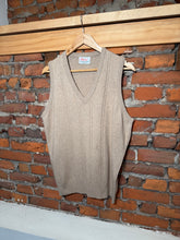 Load image into Gallery viewer, Vintage 80s Orvis by Jacques DeLoux Knit Sweater Vest (M)