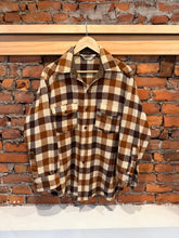 Load image into Gallery viewer, Vintage Woolrich Brown Flannel Shirt (L)