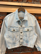 Load image into Gallery viewer, Vintage Guess Jeans Cropped Jean Jacket (WS)