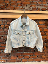 Load image into Gallery viewer, Vintage Guess Jeans Cropped Jean Jacket (WS)
