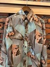 Load image into Gallery viewer, True Vintage 70s Lee Grapes Button Up Shirt (S)