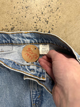 Load image into Gallery viewer, Vintage 1994 Levi’s 551 Jeans(30x28)