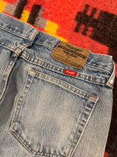 Load image into Gallery viewer, Vintage Y2K Wrangler Lightwash Jeans (31x29.5)