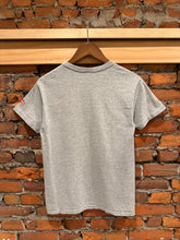 Load image into Gallery viewer, Vintage 80s New England Patriots Starter Shirt (S)