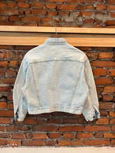 Load image into Gallery viewer, Vintage Guess Jeans Cropped Jean Jacket (WS)