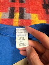 Load image into Gallery viewer, Vintage 1997 Looney Tunes Bunch of Characters Crewneck (L)