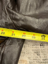 Load image into Gallery viewer, True Vintage 70s Genuine Leather Sherpa Lined Leather Jacket (40 M)