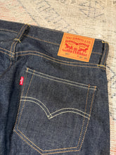 Load image into Gallery viewer, Modern Levi’s Selvedge Jeans (34x34)