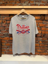 Load image into Gallery viewer, 2000s Philadelphia Phillies Shirt (XL)