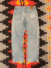 Load image into Gallery viewer, Vintage Y2K Wrangler Lightwash Jeans (31x30)