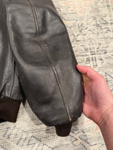 Load image into Gallery viewer, True Vintage 70s Genuine Leather Sherpa Lined Leather Jacket (40 M)