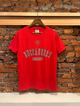 Load image into Gallery viewer, Vintage Tampa Bay Buccaneers Logo Athletics Tee (M)
