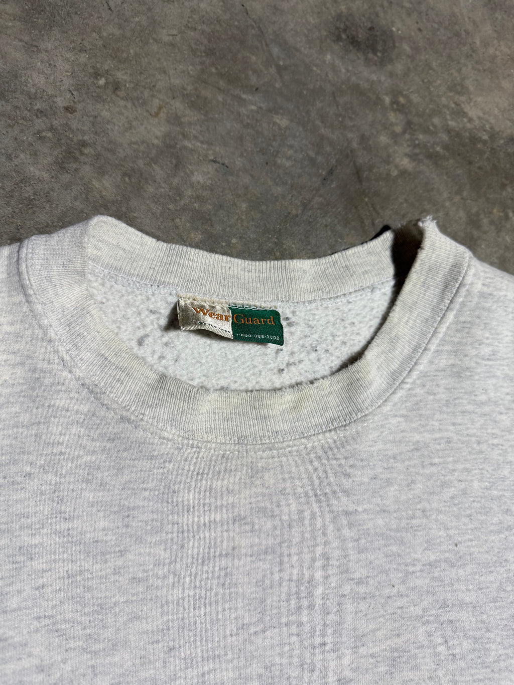 Vintage 90s Chester Cheetah Embroidered Distressed Crewneck (XL)