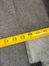 Load image into Gallery viewer, Vintage Starter Grey Crewneck (L)
