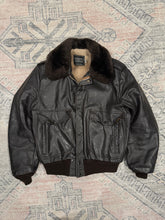 Load image into Gallery viewer, True Vintage 70s Genuine Leather Sherpa Lined Leather Jacket (40 M)
