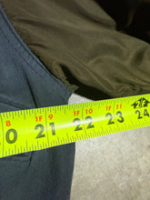 Load image into Gallery viewer, Vintage New River Flannel Back Jacket (M)
