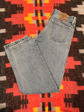 Load image into Gallery viewer, Vintage Y2K Wrangler Jeans (30x30.5)
