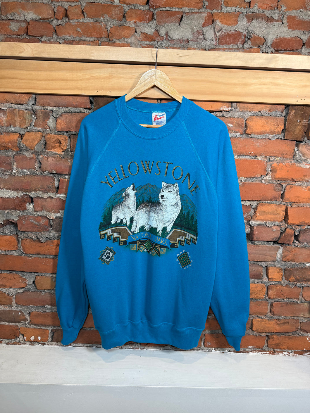 Vintage 90s Yellowstone Wolves Crewneck (L)