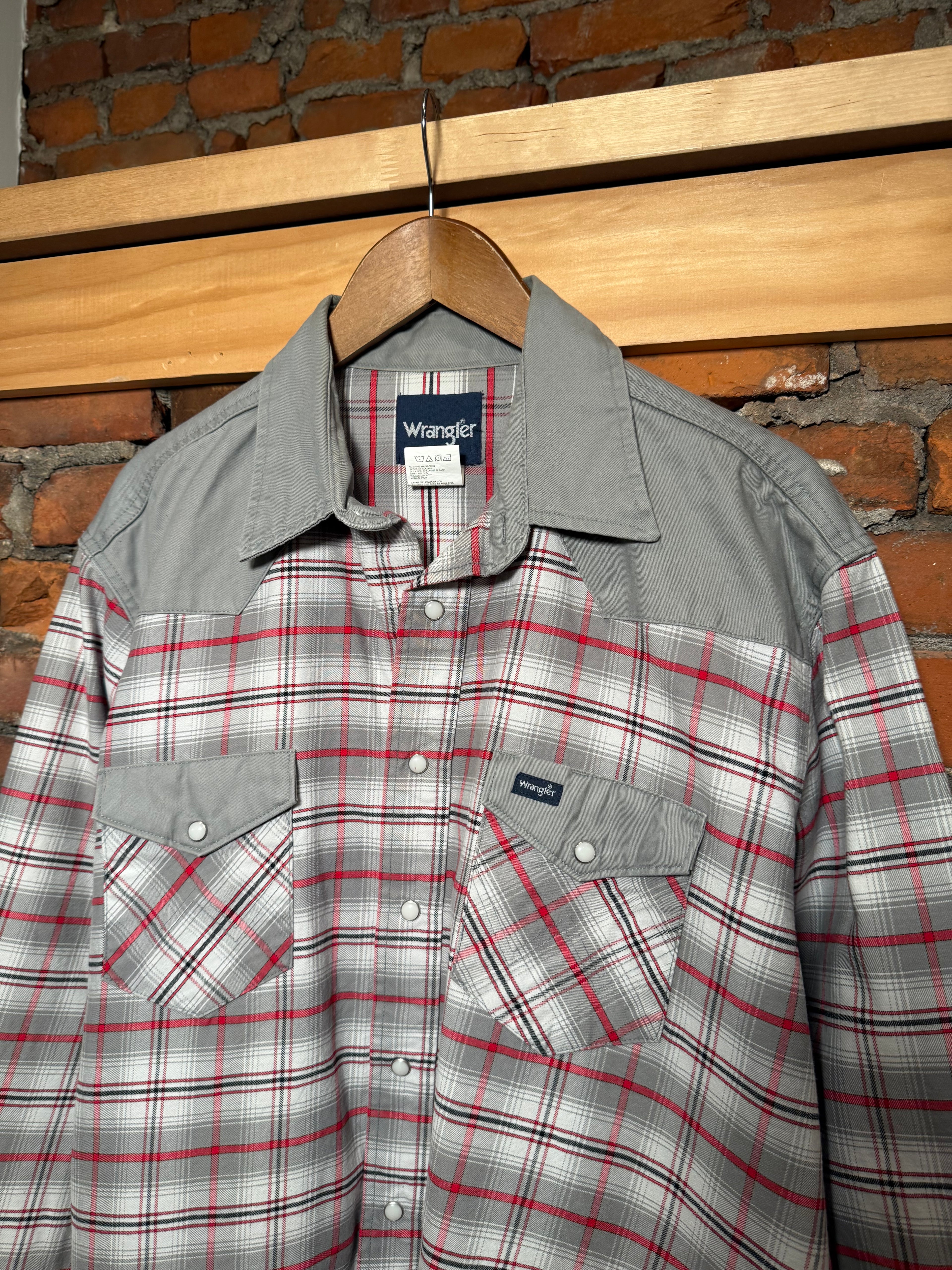 Vintage Wrangler Gray and Red Pearl Snap Shirt (XL)