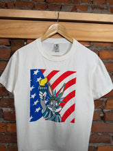 Load image into Gallery viewer, Vintage Bugs Bunny Statue of Liberty Tee (Youth)
