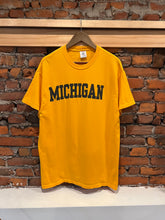 Load image into Gallery viewer, Vintage Yellow University of Michigan Tee (L)
