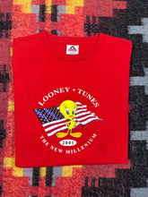 Load image into Gallery viewer, Vintage 2001 Tweety Bird American Flag Shirt (L)
