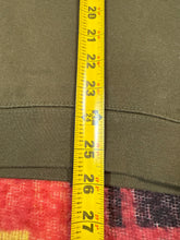 Load image into Gallery viewer, Vintage 200q Tweety Angel Crewneck (L)
