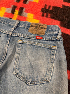 Vintage 2000s Lightwash Wrangler Jeans (30x30)