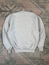 Load image into Gallery viewer, Vintage 2000 Ski Snowshoe Crewneck(M)
