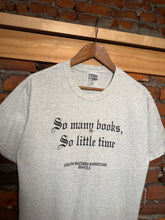 Load image into Gallery viewer, Vintage So Many Books, So Little Time T-Shirt(M)
