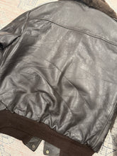 Load image into Gallery viewer, True Vintage 70s Genuine Leather Sherpa Lined Leather Jacket (40 M)
