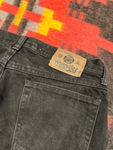 Load image into Gallery viewer, Vintage Y2K Wrangler Black Jeans (30x30.5)
