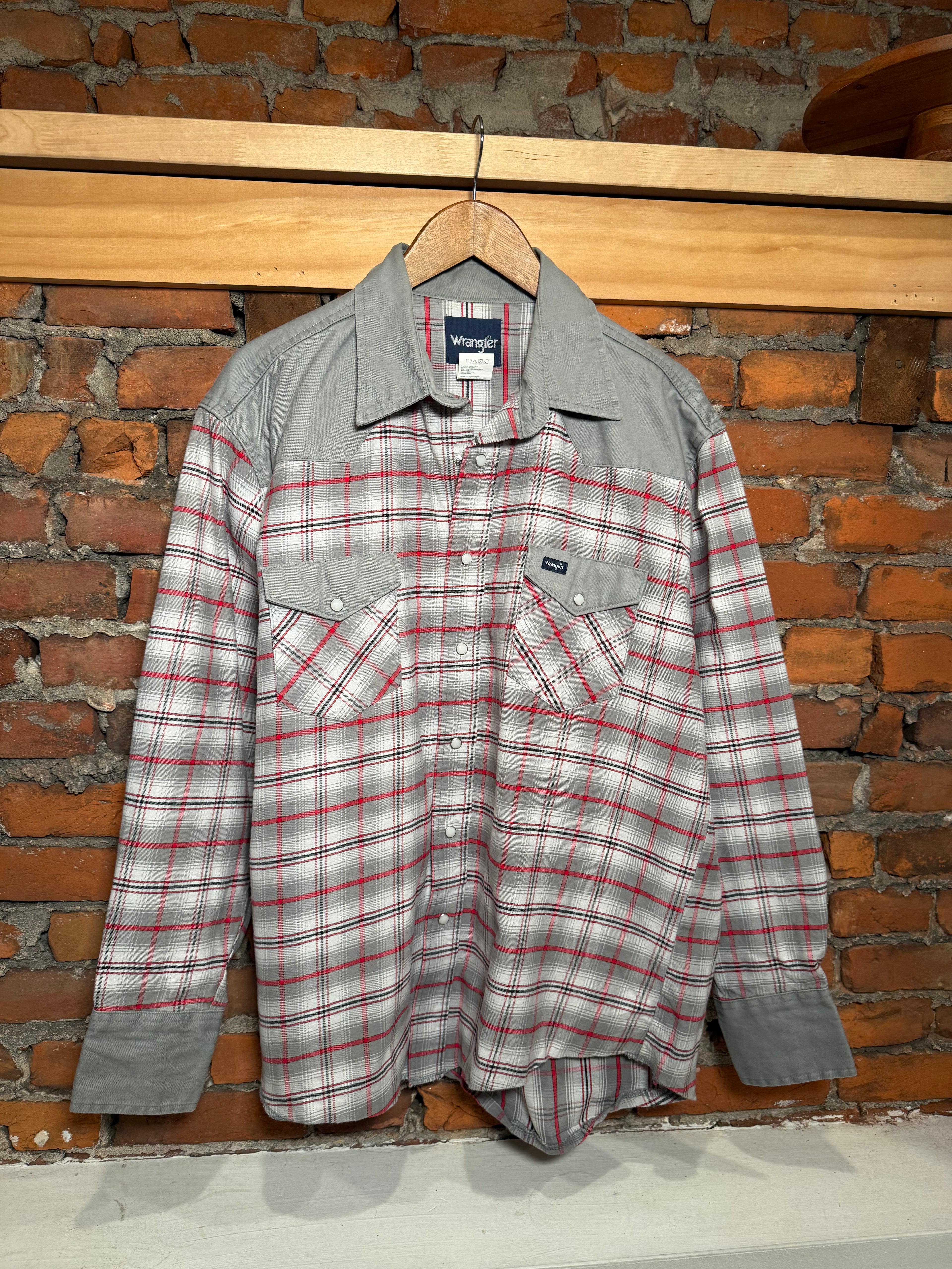 Vintage Wrangler Gray and Red Pearl Snap Shirt (XL)