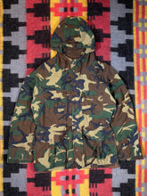 Load image into Gallery viewer, Vintage 70s Redhead Camo Jacket (L)
