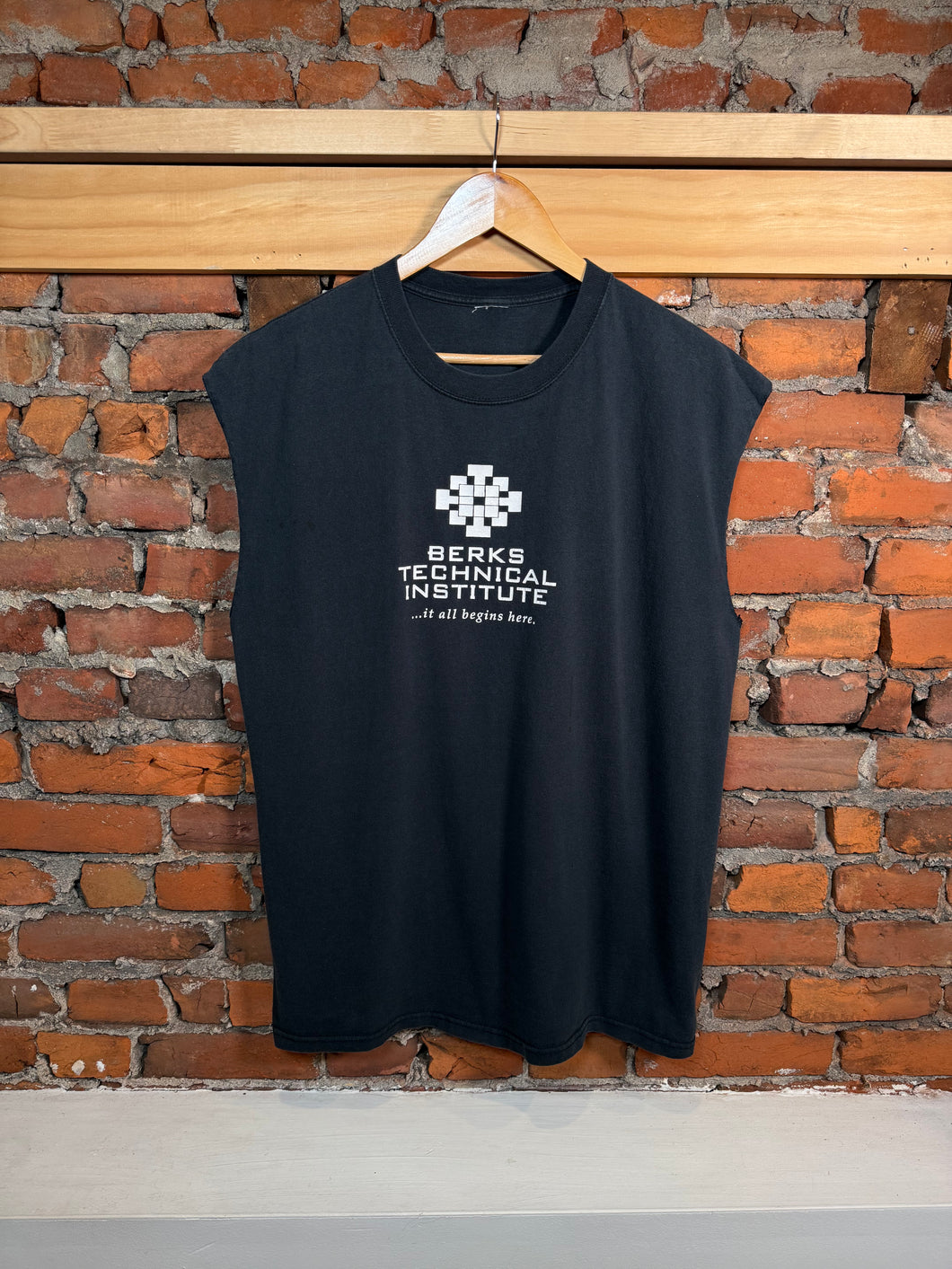 Vintage Berks Technical Institute Cutoff (XL)