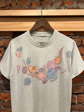 Load image into Gallery viewer, Vintage 90s Sea Shell Tee (M)

