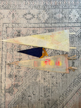 Load image into Gallery viewer, Lot of 3 Vintage Pennants - Syracuse, Luray Caverns and Niagara Falls
