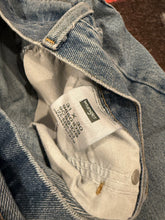 Load image into Gallery viewer, Vintage Y2K Wrangler Jeans (30x30.5)
