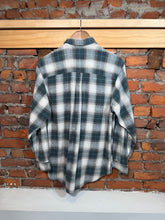 Load image into Gallery viewer, Vintage Marino Bay Flannel Shirt (M)
