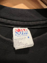 Load image into Gallery viewer, Vintage London England Shirt (M)
