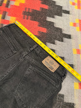Load image into Gallery viewer, Vintage Y2K Wrangler Black Jeans (30x30.5)

