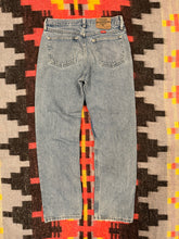 Load image into Gallery viewer, Vintage Y2K Wrangler Jeans (30x30.5)
