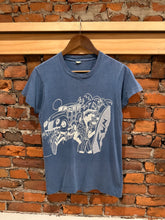 Load image into Gallery viewer, Vintage 1986 Fun Wear Surfer Shirt (WM)
