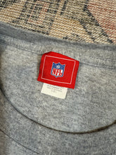 Load image into Gallery viewer, Vintage 2004 Philadelphia Eagles T-Shirt (XL)
