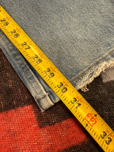Load image into Gallery viewer, Vintage Y2K Wrangler Jeans (30x30.5)
