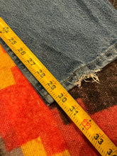 Load image into Gallery viewer, Vintage 2000s Wrangler Jeans 32x30)
