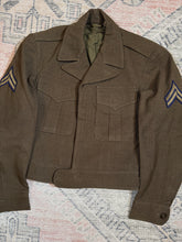 Load image into Gallery viewer, Vintage Wool Military Jacket (32R See Measurements)
